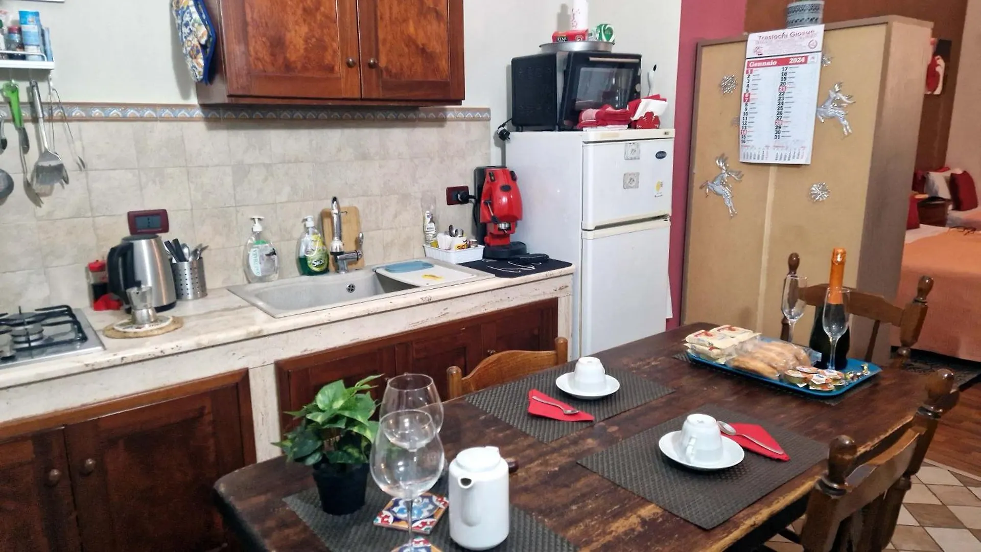Apartment Ferienwohnung Casa Rotre In The Historic Center Of Palermo