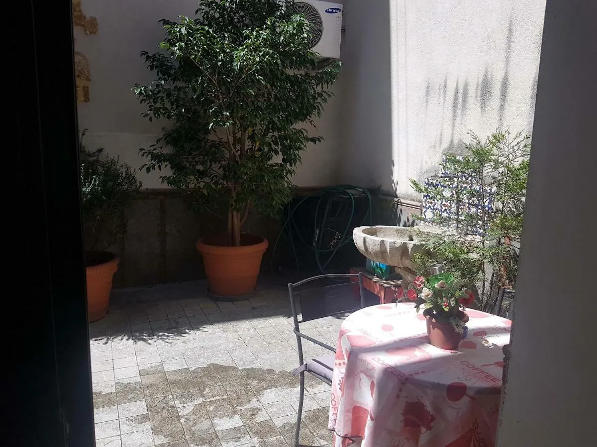Casa Rotre In The Historic Center Of Palermo Apartment